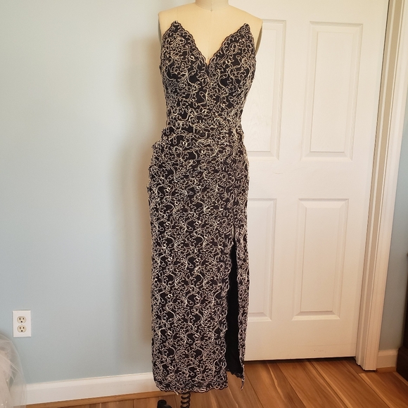 Elegant Vintage Black and White Lace Evening Gown, S/M - Picture 1 of 14
